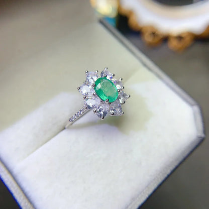Majestic Natural Emerald S925 Sterling Ring Elegant Ladies Jewelry Captivating Style Unforgettable Holiday Gift