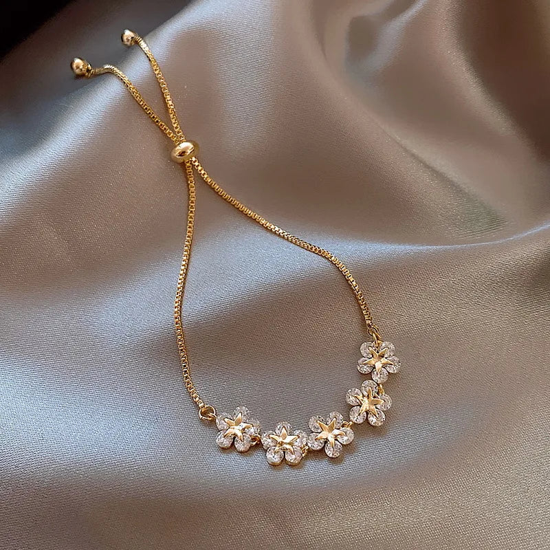 Luxury Shine Zircon Flower Bracelet for Women Girls Cute Romantic Crystal Bracelet Engagement Wedding Jewelry Gift