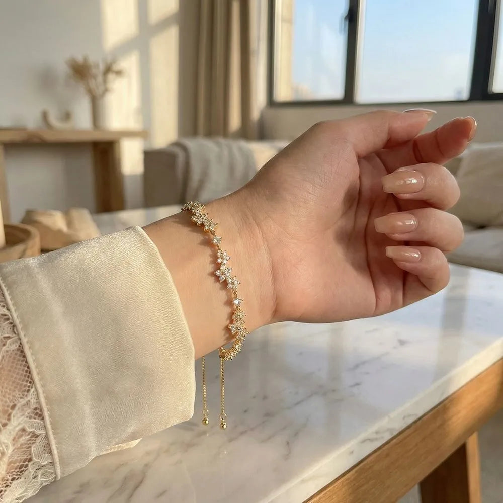 Floral Shiny Adjustable Zircon Bracelet Elegant Micro-inlaid Zircon Pull Flower Bracelet Crystal Silver Hand Chain Gifts