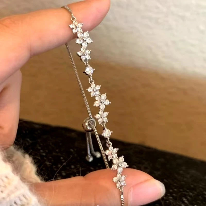 Exquisite Luxury Crystal Zircon Flower Bracelet for Women Shiny Rhinestone Pull Out Adjustable Bangle Party Wedding Jewelry Gift