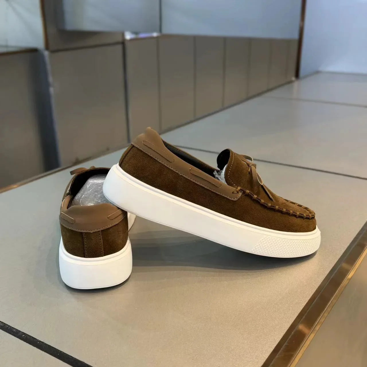 Mens Loafers Casual Leather Shoes for Men Slip on Moccasins Breathable Male Driving Shoes Comfort Soft Dress Footwear Men Shoes