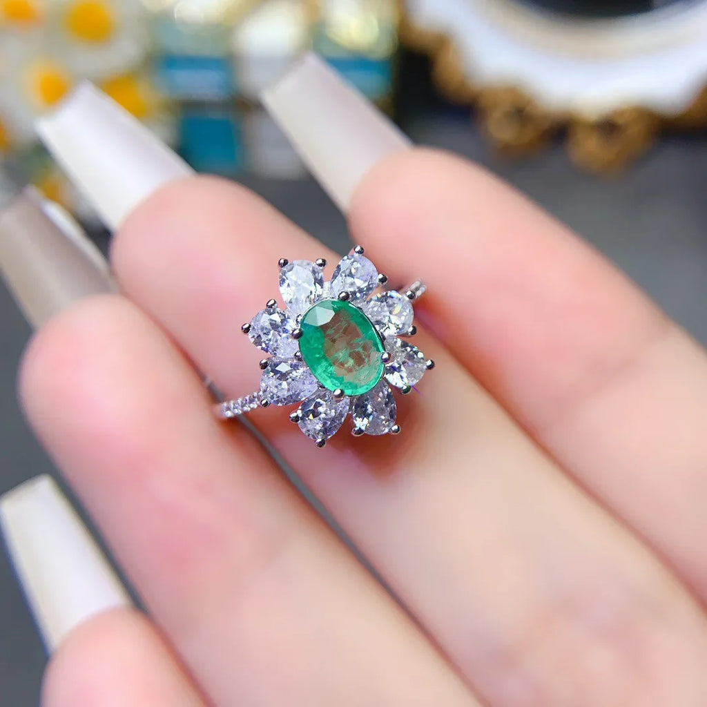 Majestic Natural Emerald S925 Sterling Ring Elegant Ladies Jewelry Captivating Style Unforgettable Holiday Gift